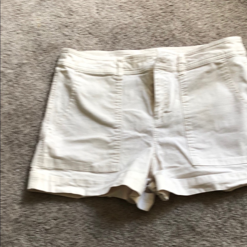High Waist White Shorts with Streamlined Waistband